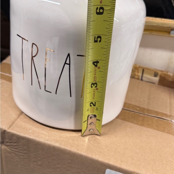 Rae Dunn XL White/Gold “Treats” Canister - rubber rimmed lot for great seal NWT - Picture 2 of 5